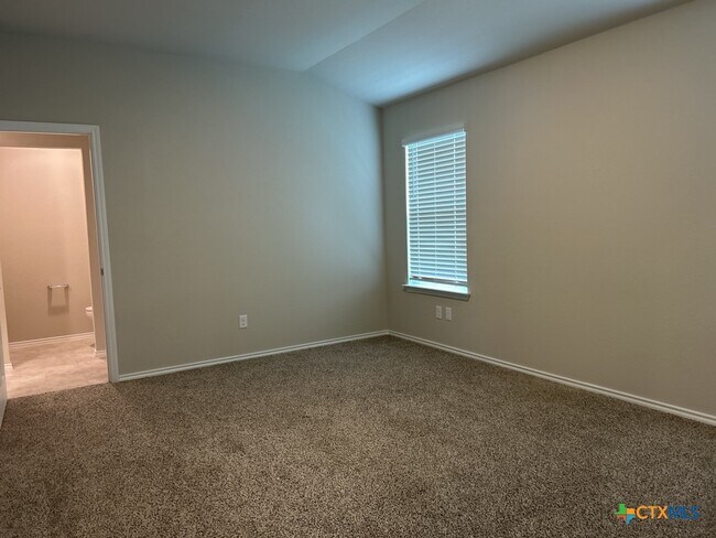 Building Photo - 1319 Iron Horse Dr