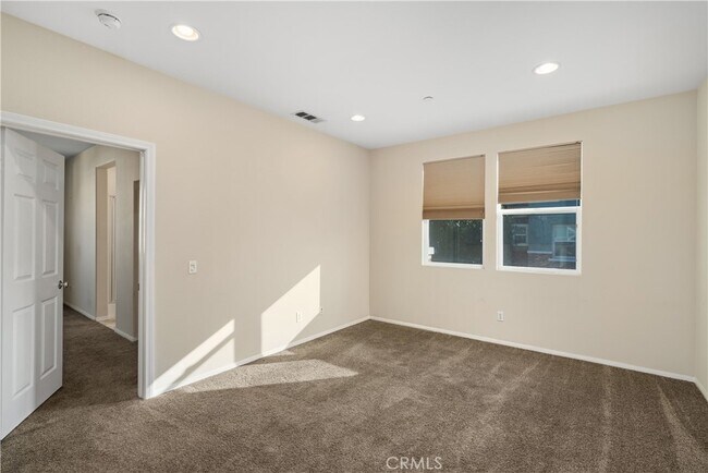 Building Photo - 534 N Cabernet Dr