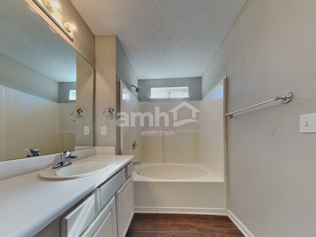 Building Photo - 4607 Noah Overlook E