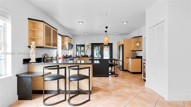 Building Photo - 2271 SW 25th St