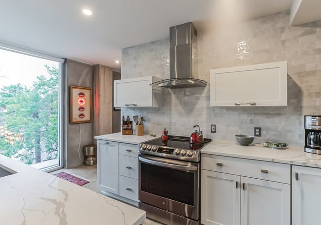 Building Photo - 1115 S Alamo St