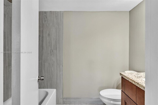 Building Photo - 2701 Riverside Dr