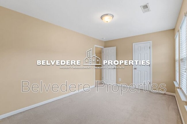 Building Photo - 39 Ackland Dr