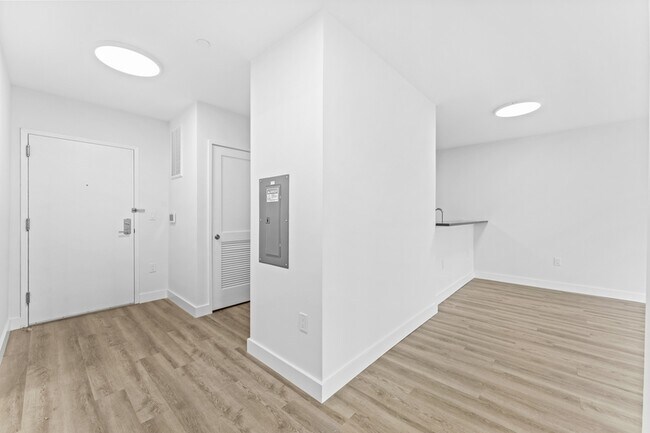 Building Photo - 416 Highland Ave