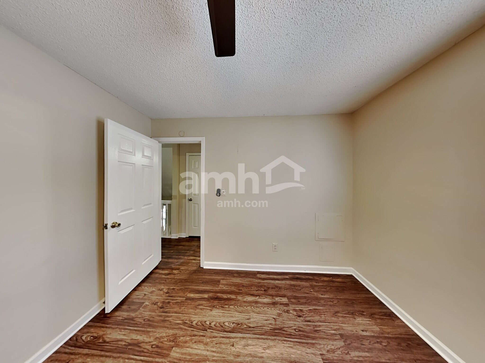 Building Photo - 3846 Deercreek Dr