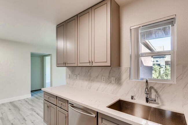 Building Photo - Tuscano Condo 1 Bedroom