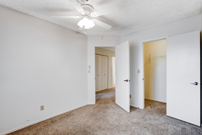 Building Photo - 4BEDROOM HOME ON THE GOLF COURSE 89130 * C...