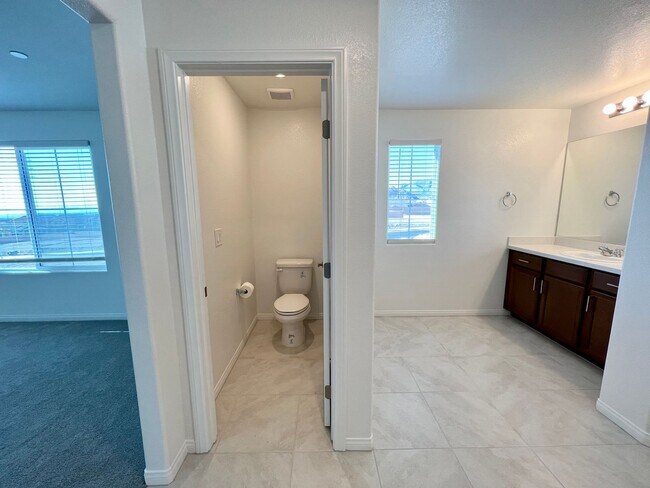 Building Photo - NEWER BUILD 4/2.5/2 CAR IN THE NORTHWEST
