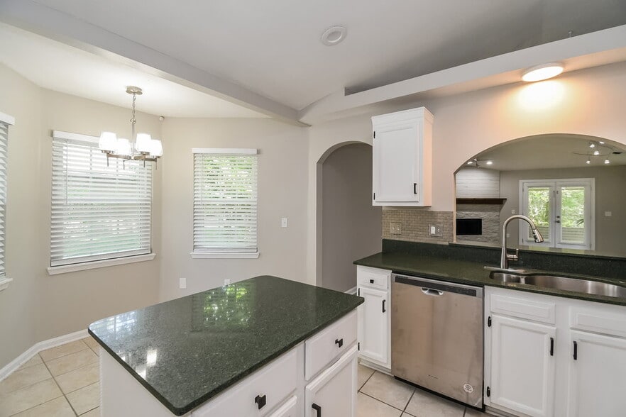 Building Photo - 2721 R S Bailey Dr