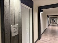 Building Photo - 327 Pine St