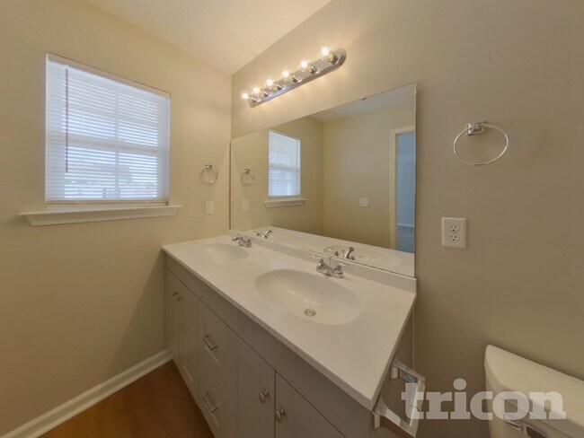 Building Photo - 318 Cavalier Ln