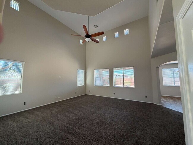 Building Photo - 38134 N Establo Dr