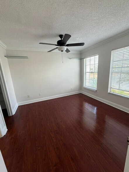 Building Photo - 169 Santa Clara Dr
