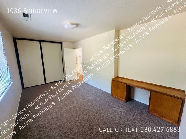 Building Photo - 1036 Bridgeview-