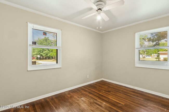 Building Photo - 1254 De Paul Dr