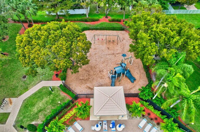 Building Photo - 3943 Westchester Way