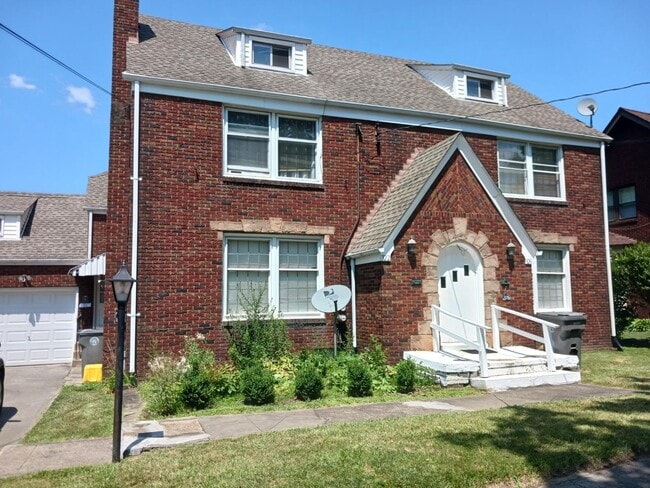 Primary Photo - 322 E Midlothian Blvd