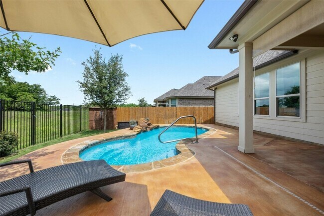 Building Photo - 12900 Mission River Dr