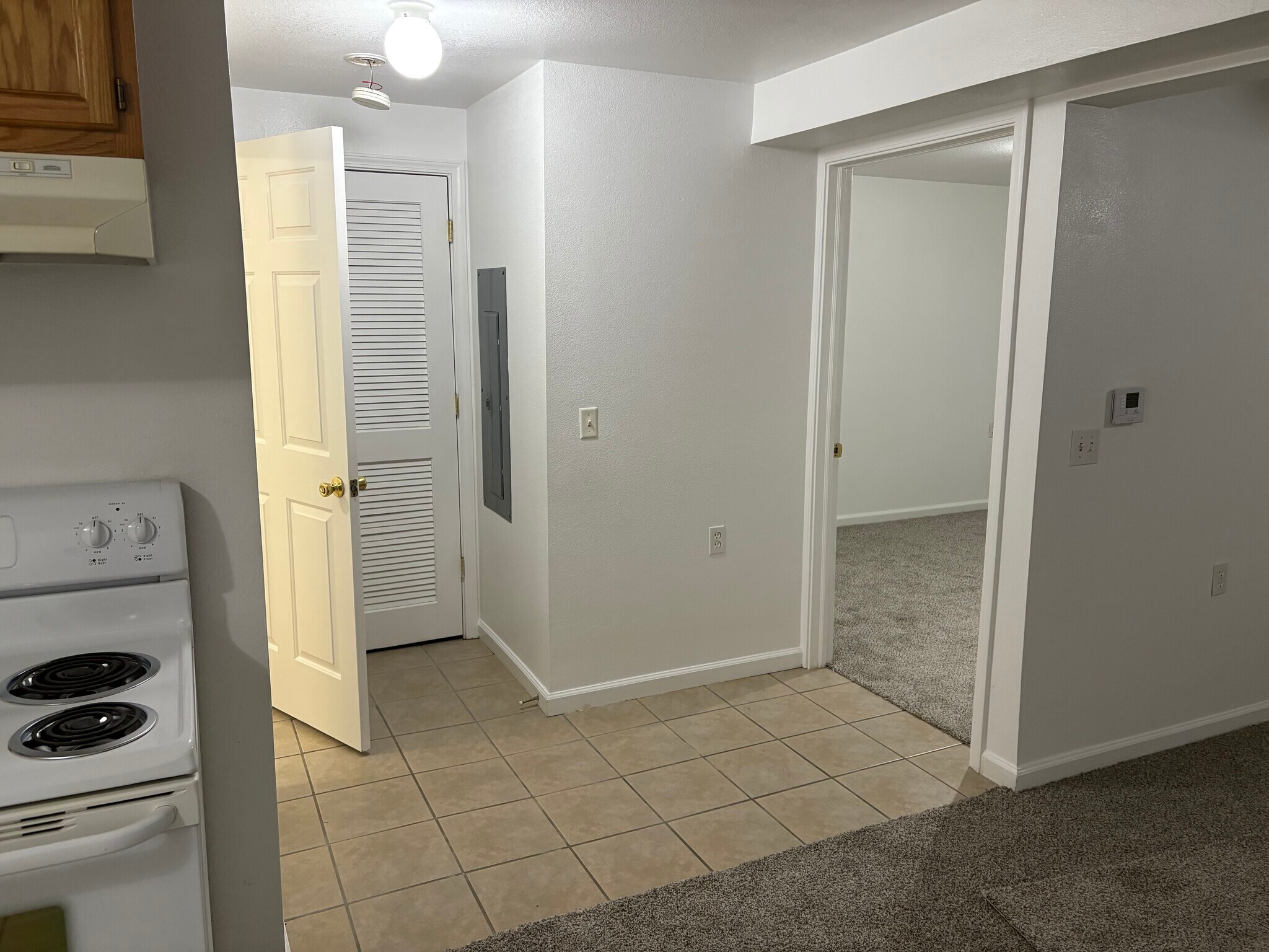 Building Photo - 2370 Old River Rd