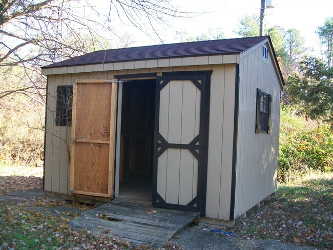 Building Photo - 3919 Redstone Dr
