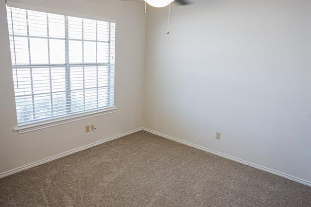 Building Photo - 1302 Crescent St