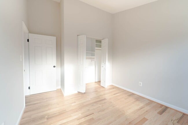 Building Photo - 1553 Templeton Pl