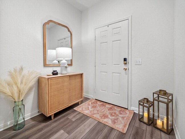 Building Photo - 5484 Rue Girard