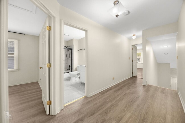 Building Photo - 1002 Hobson Dr