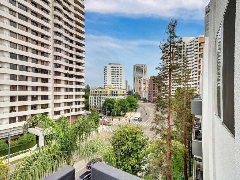 Building Photo - 10601 Wilshire Blvd