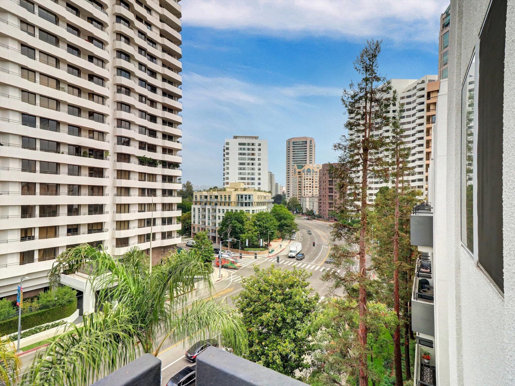 Building Photo - 10601 Wilshire Blvd