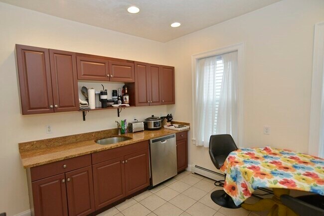 Building Photo - 11 Ballard St