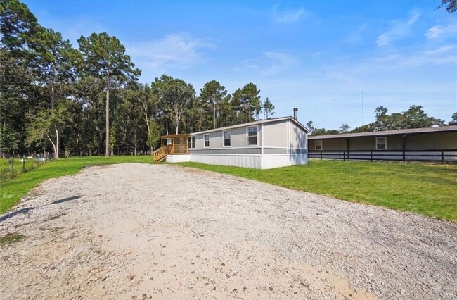 Building Photo - 15750 W Relza Dr