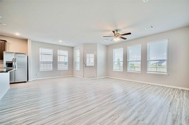 Building Photo - 27231 Blue Pool Dr