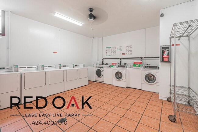 Building Photo - 744 Beacon Ave