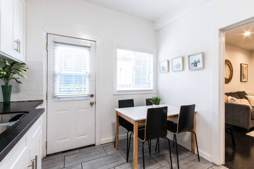 Building Photo - 1806 Washington Way