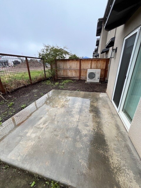 Building Photo - 2029 W Corvina Ave