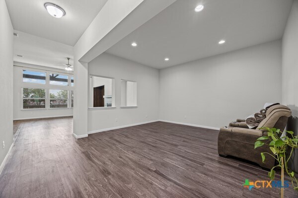 Building Photo - 1036 Almeria Bend