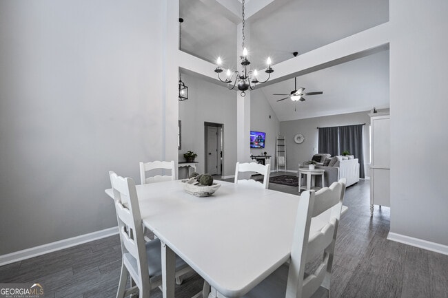 Building Photo - 11 Cobblestone Dr NW