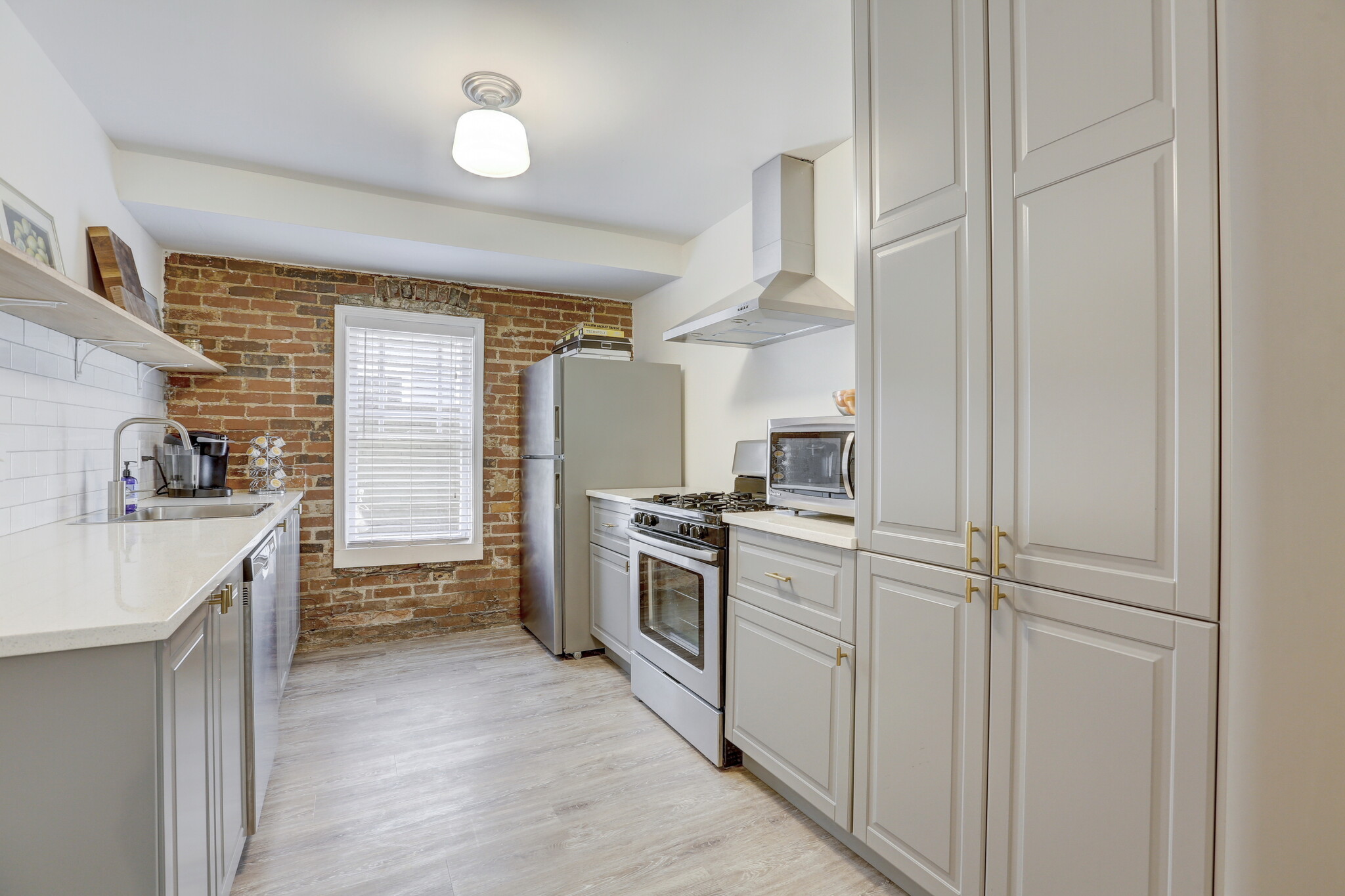 Building Photo - 352 5th Street NE