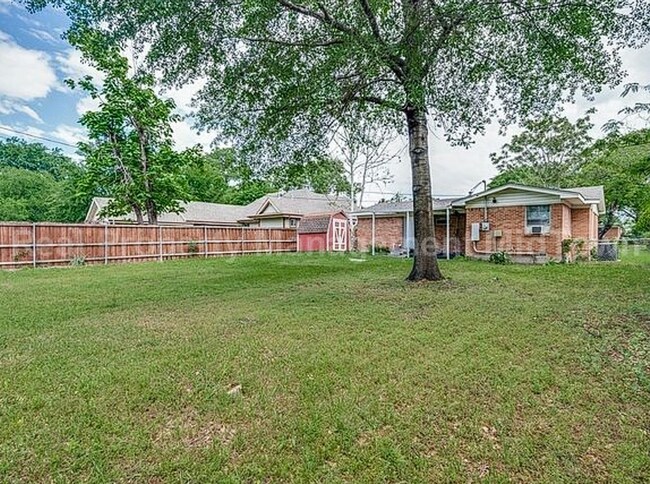 Building Photo - Charming 3-Bedroom Home with Spacious Yard in Garland