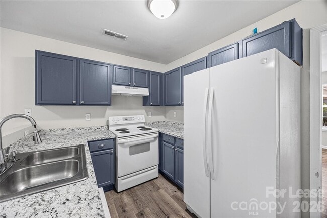 Building Photo - 5194 Brooktree Dr