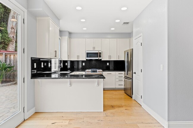 Building Photo - 3927 Hidden Grove Ln