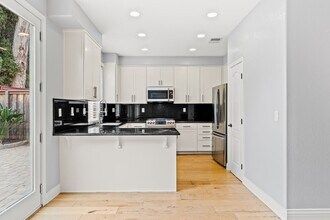 Building Photo - 3927 Hidden Grove Ln