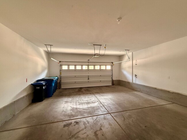 Building Photo - 3 BED 2.5 BATH 2 CAR GARAGE TOWNHOUSE w/ LOFT in CADENCE FOR RENT!