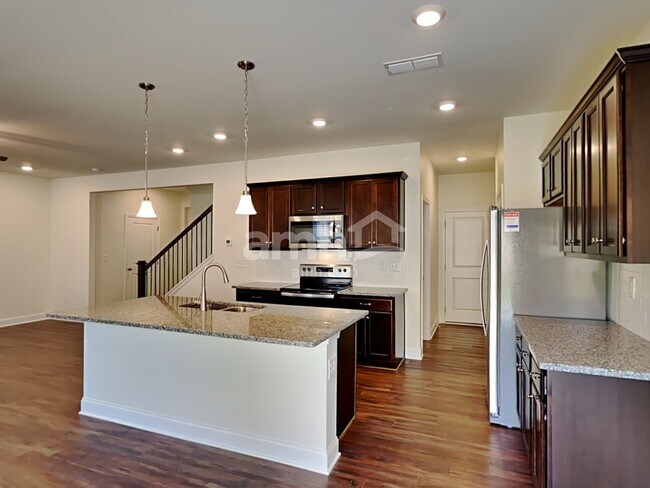 Building Photo - 800 Headland Wy