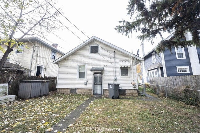 Building Photo - 4905 Broadway St