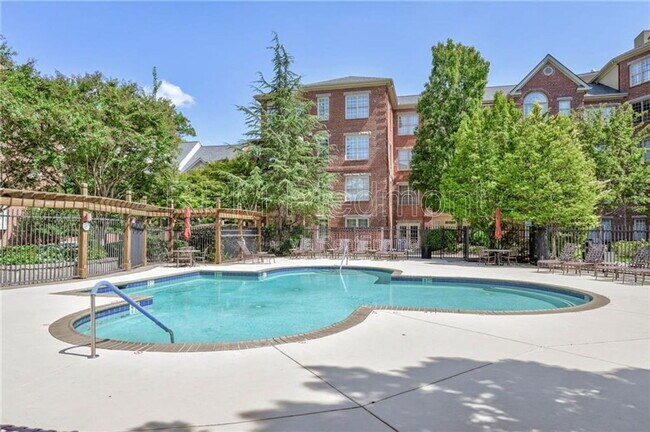 Building Photo - 1735 Peachtree St NW