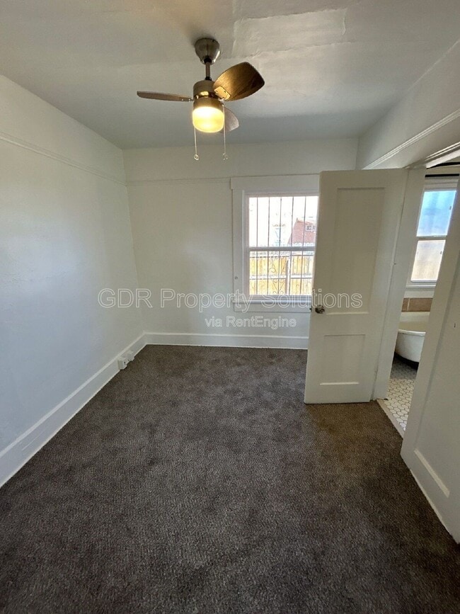 Building Photo - 116 Princeton Dr SE