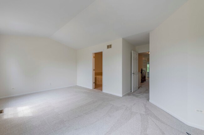 Building Photo - 1226 Bradley Cir