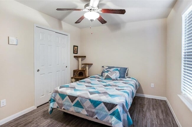 Building Photo - 16693 E Hammon